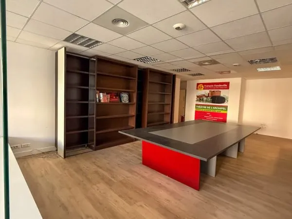 UN ENSEMBLE DE BUREAUX, 124m2 DE SURFACE, A PERPIGNAN SUD