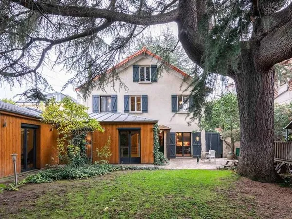 Aulnay-sous-Bois, Centre Gare, très belle maison et son magnifique jardin