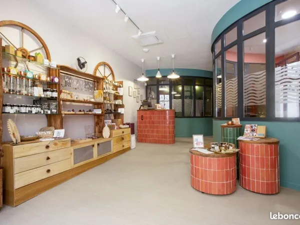 Local commercial neuf climatisé - 111 m² - Bordeaux Centre