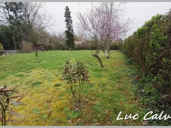 Terrain 1589 m²