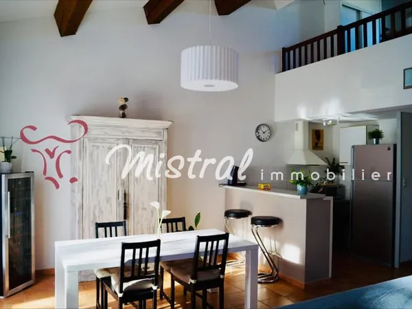 VENTE IMMEUBLE AIGUES-MORTES APPARTEMENT ET LOCAL COMMERCIAL