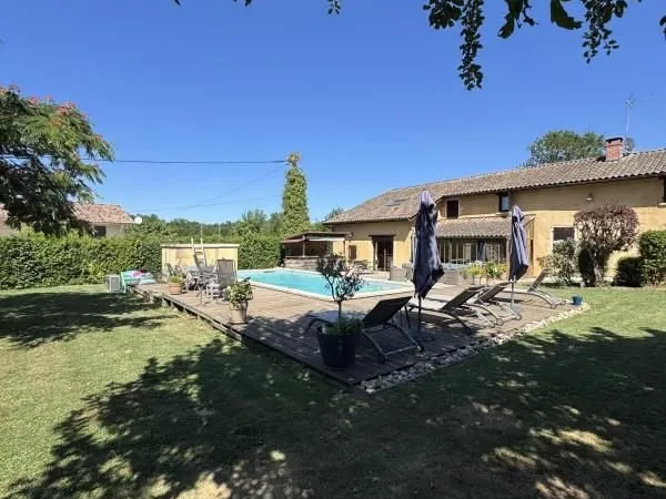 Maison 6 pièces 250 m²