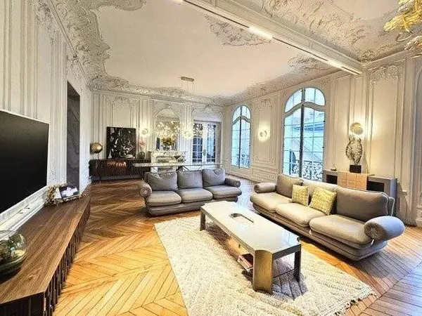 Appartement 7 pièces 225 m²