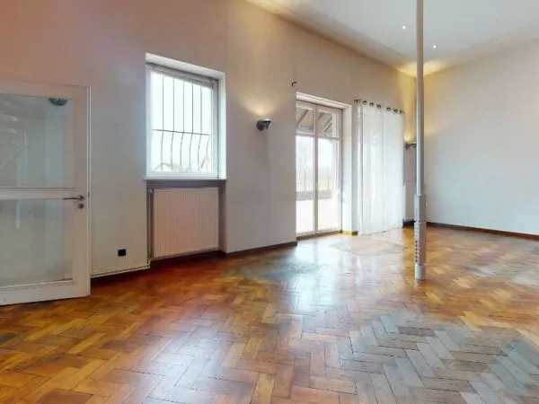 Local commercial 130 m²