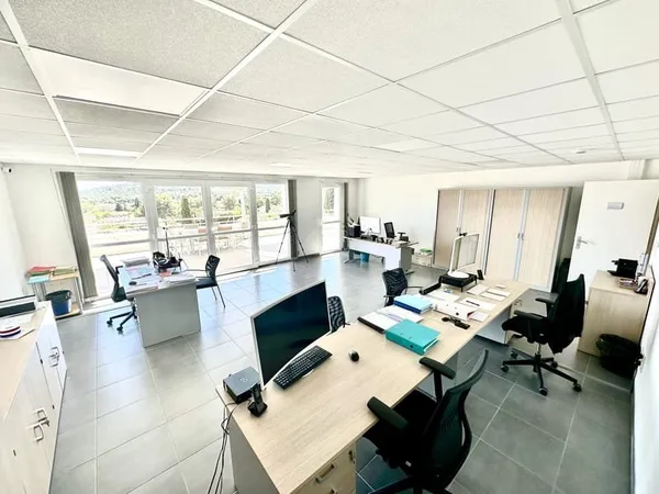 Immeuble de rapport - La Seyne-sur-Mer - 685 m2 loués
