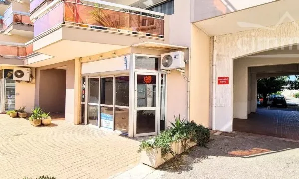 ACHAT - SAINT-CYPRIEN PLAGE - 66750 - LOCAL COMMERCIAL TRAVERSANT - DIVISE EN DEUX LOCAUX INDEPENDAN