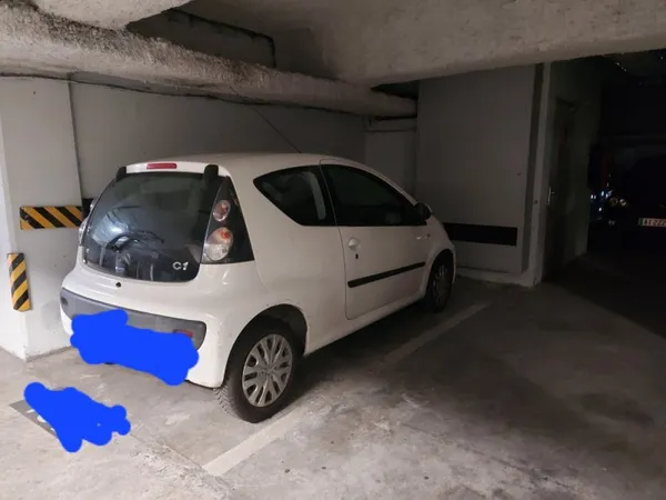 Loue parking - 12m²