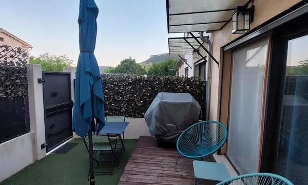A louer villa de type 2 avec jardin cave et place de stationnement