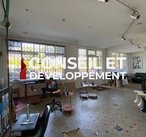 Boutique 93 m² PARIS