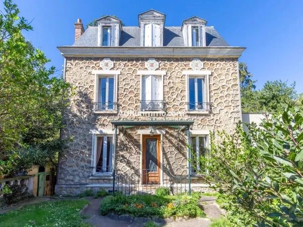 Maison Petit Val - 7p - 190 m2 - Terrain 1100 m2