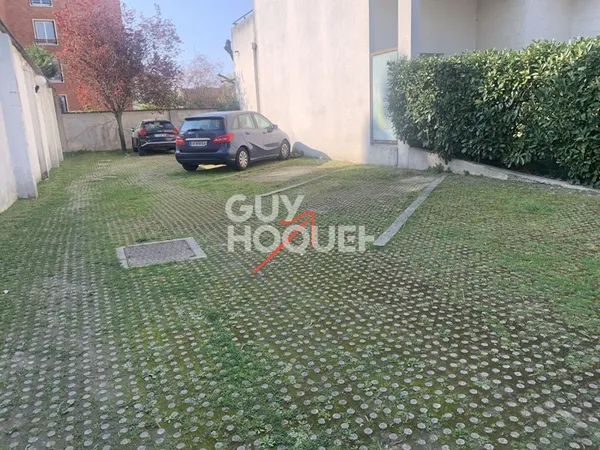 BOIS COLOMBES/ PARKING