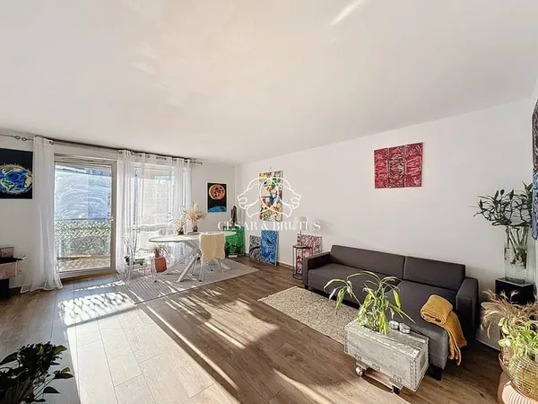 T3 de 73 m2 avec balcon, cave et garage