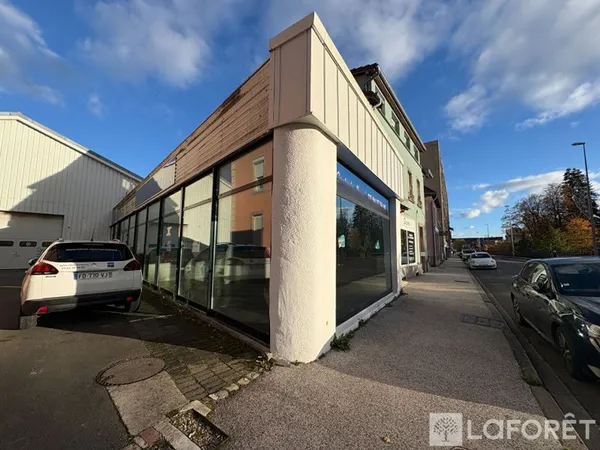 Local commercial 6 pièces 1100 m²