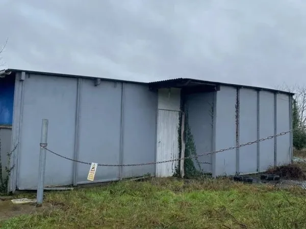 LOUVIGNE PROCHE LAVAL ENTREPOT DE STOCKAGE DE 70 M2 AU SOL SUR U