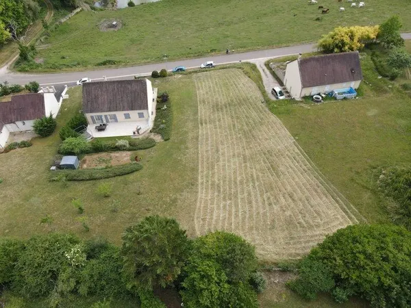 Terrain constructible 1300 m²
