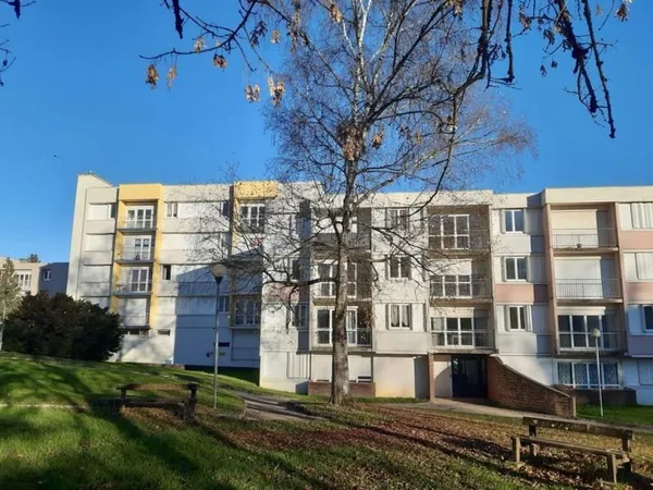 T3 PROCHE CENTRE SAINT LOUP SUR SEMOUSE