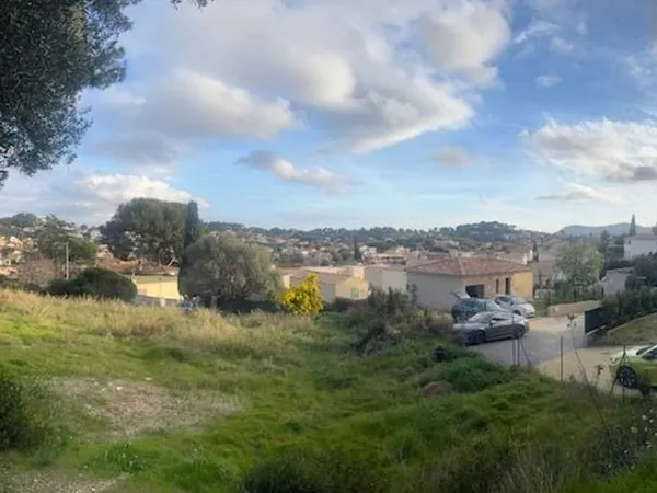 Terrain 963 m²