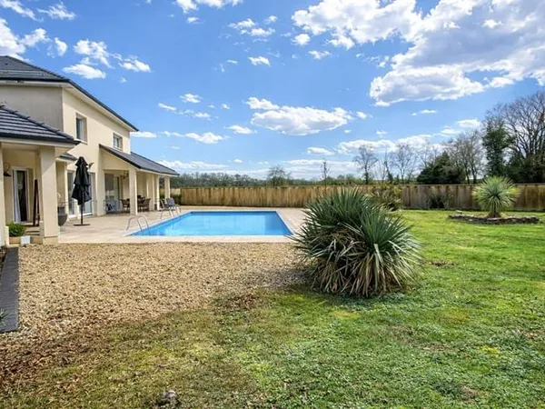Maison 5 pièces 180 m²
