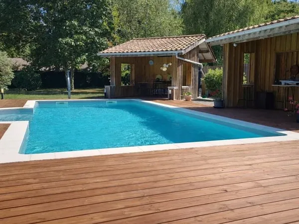 MAISON AVEC GARAGE 4CH + BUREAU + DOUBLE GARAGE + PISCINE