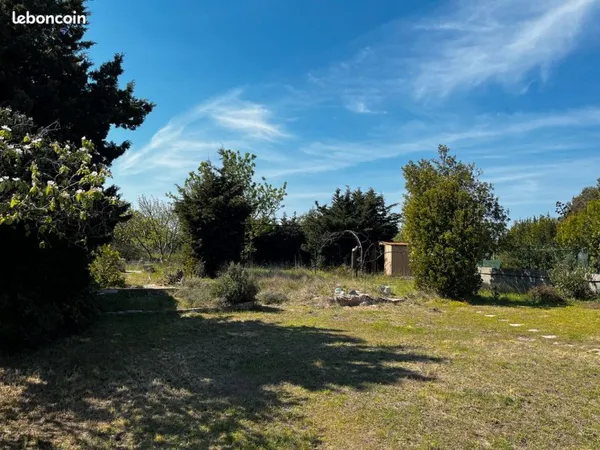 Terrain constructible viabilisé 396 m² - La Peyrade