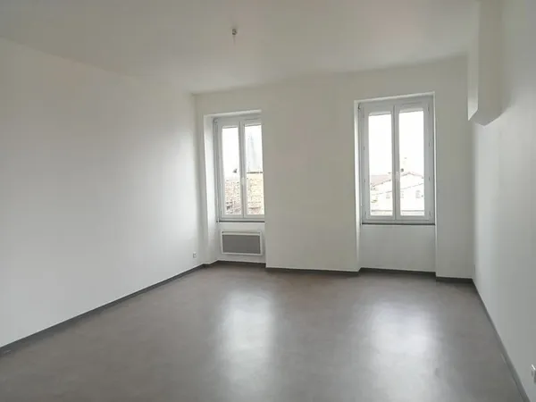 ST LAURENT SUR SAONE - 3 pièces - 76.61 m²