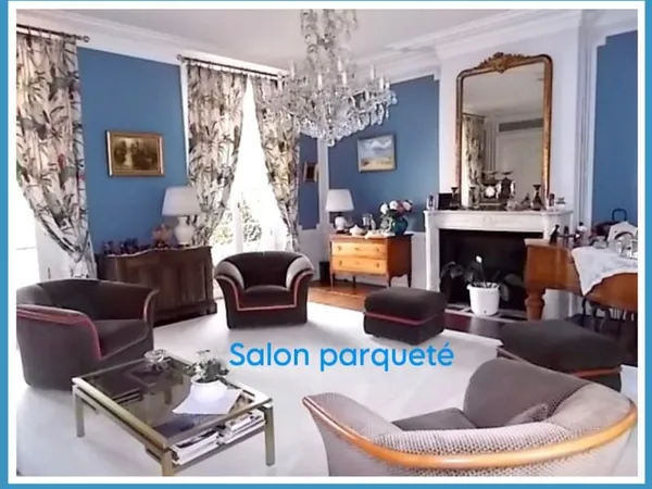 Ancien Cloitre 14 pièces 530m2 avec jardin paysagé bordé d'u