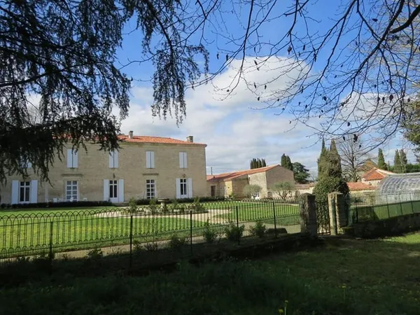 Demeure de prestige parc et dépendances sur 3 ha