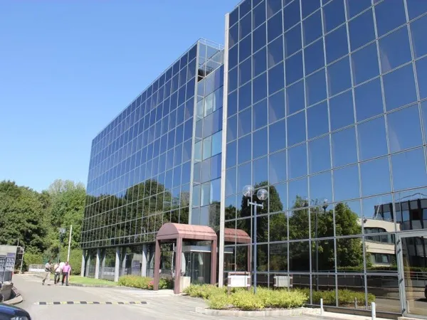 Bureaux 2757 m²
