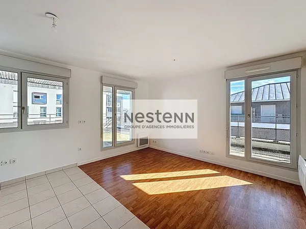 Appartement 2 pièces 44 m² en dernier étage - Terrasse privative de 72 m² - Place de parking en sous