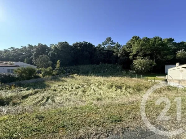 Terrain 884 m²