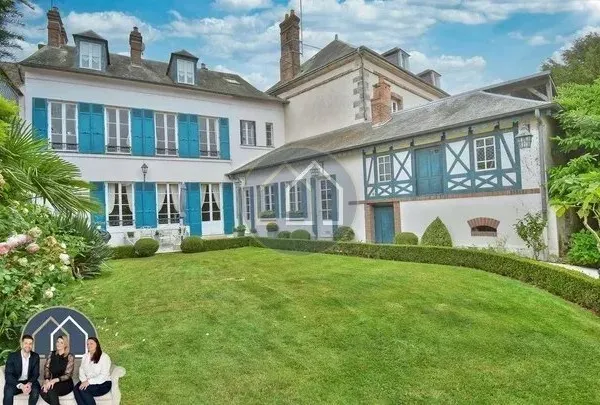 MAISON BOURGEOISE DE 300m² - CENTRE-VILLE DE NOGENT LE ROI - TERRAIN DE 959m² !