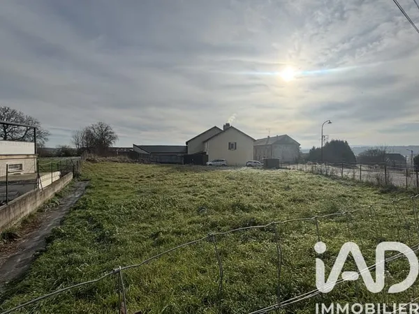 Terrain 885 m²