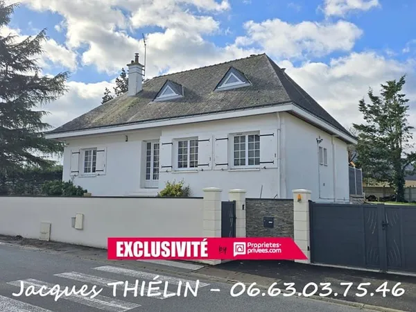 Maison familiale en hyper centre-ville de Longué