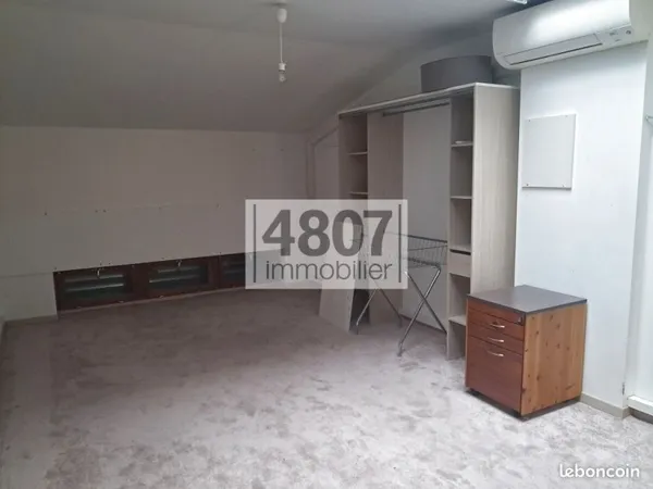 Bureau 47 m²