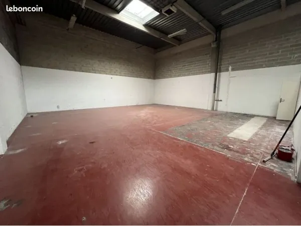 Local d'activité 394 m²
