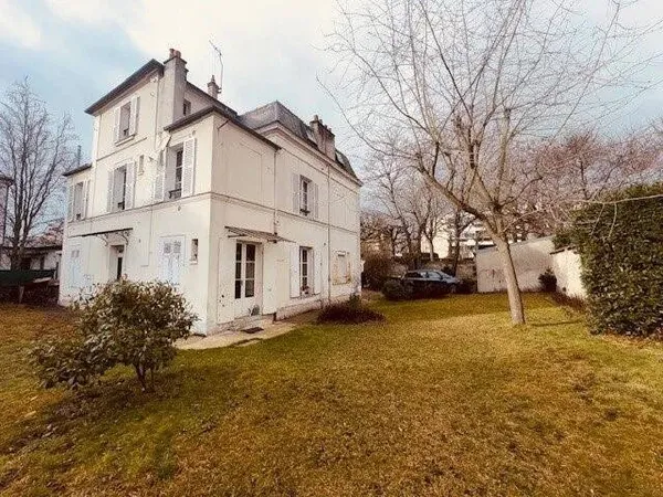 Maison 10 pièces 250 m²