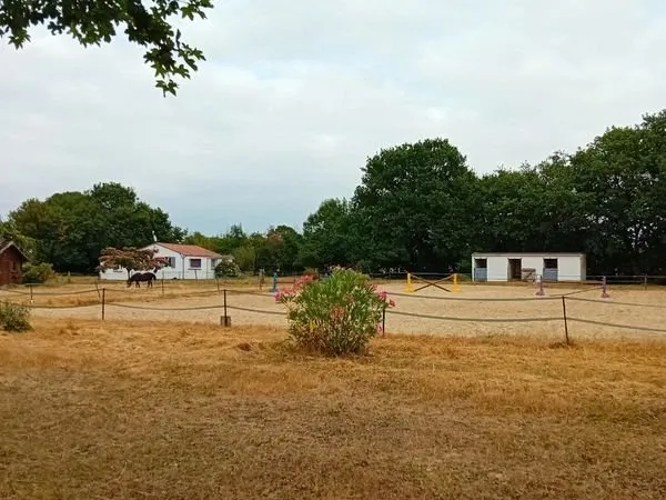 Maison sur terrain 5380 mètres carrés