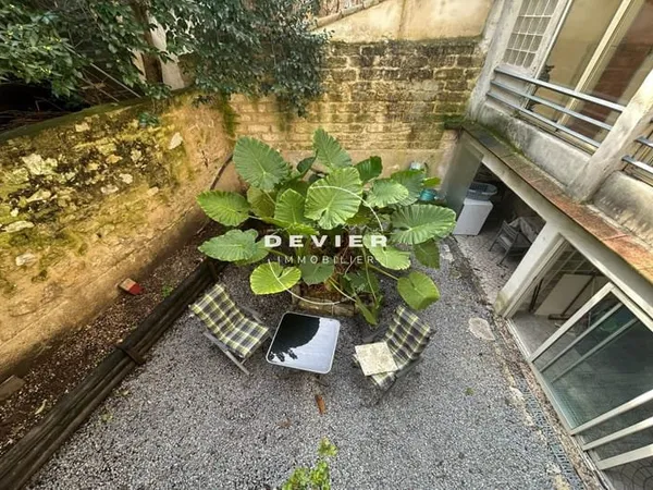 Lot T3 - studio avec caves et jardin privatif quartier Gare è