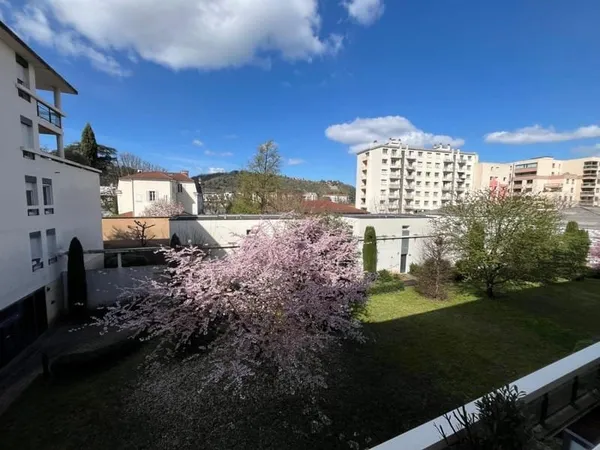 Appart T3 avec parking et garage Vienne secteur Pyramide