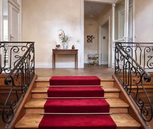 Vends demeure - 528.61m² - 17 pièces, 8 chambres - Bordeaux 33000