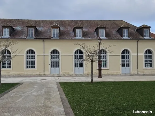 Local commercial 240 m² COMPIEGNE