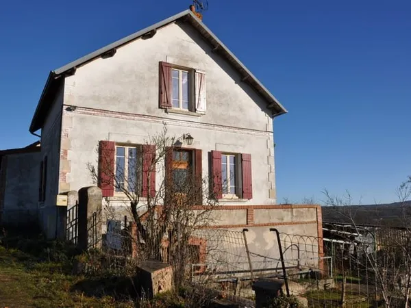 Belle maison avec 3 chambres, garage et terrain de 1225 m2