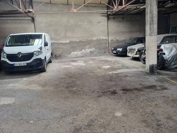 Place voiture parking couvert chamalieres