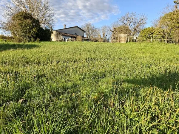 TERRAIN A BATIR CURSAN 800M²