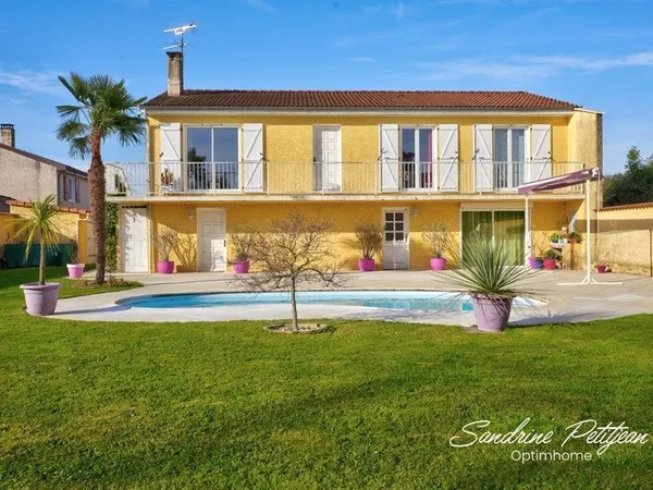 Maison familiale à vendre 143 m² - 6 pièces - piscine - calme - proche toutes commodités Saint André