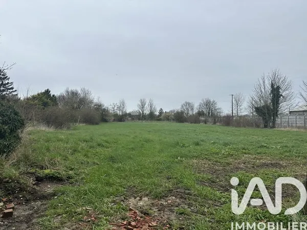 Terrain 4832 m²
