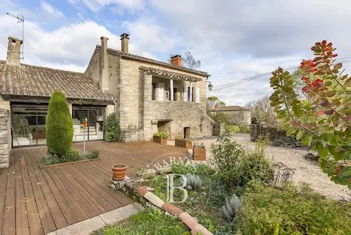 Propriété 7 pièces 228 m²