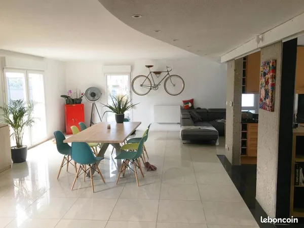 Loft d'architecte - Matériaux nobles, terrasse 60 m², coeur de Sausheim