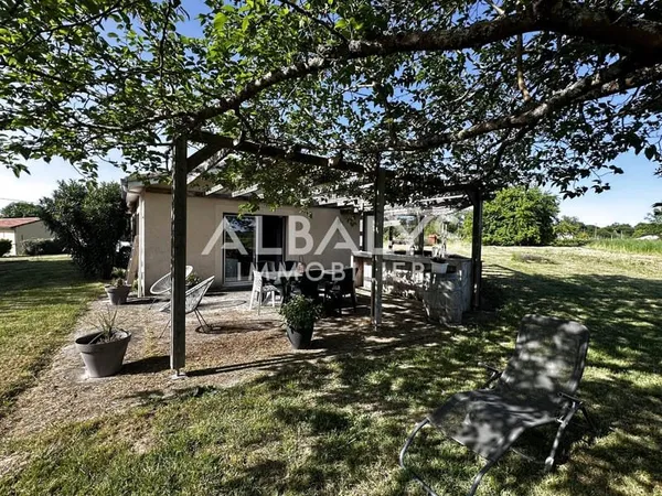 Maison meublée 4 chambres avec jardin arboré, piscine hors s
