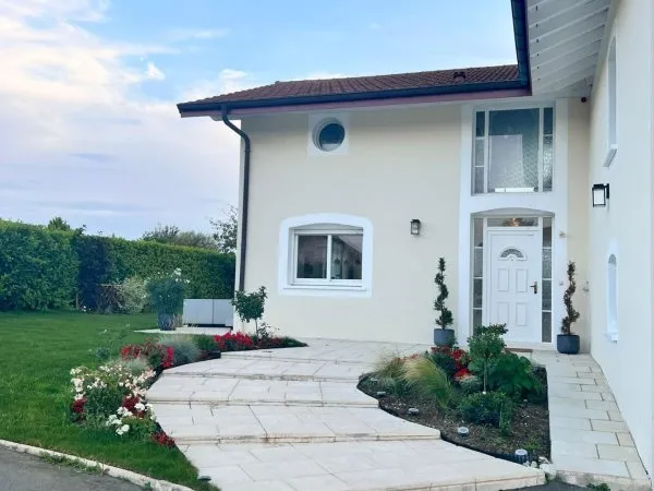 Bien rare : Luxe et Sérénité proche du Lac Léman